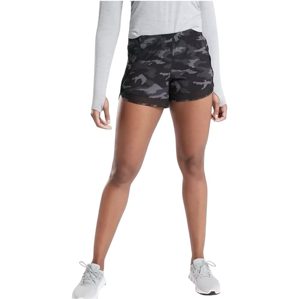 Athleta Racer‎ Run Shorts Women’s Size Large Black Camo 4”